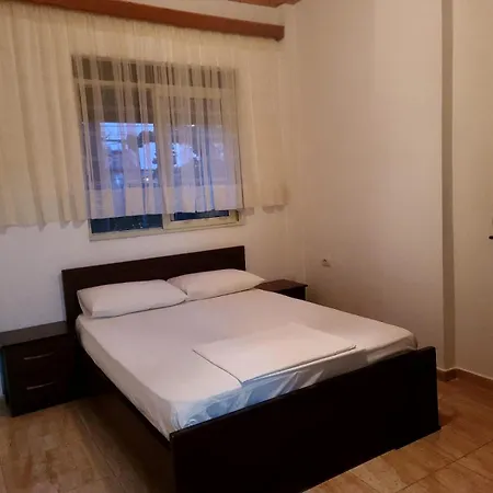 Zejnati Ferienhaus Sarandë